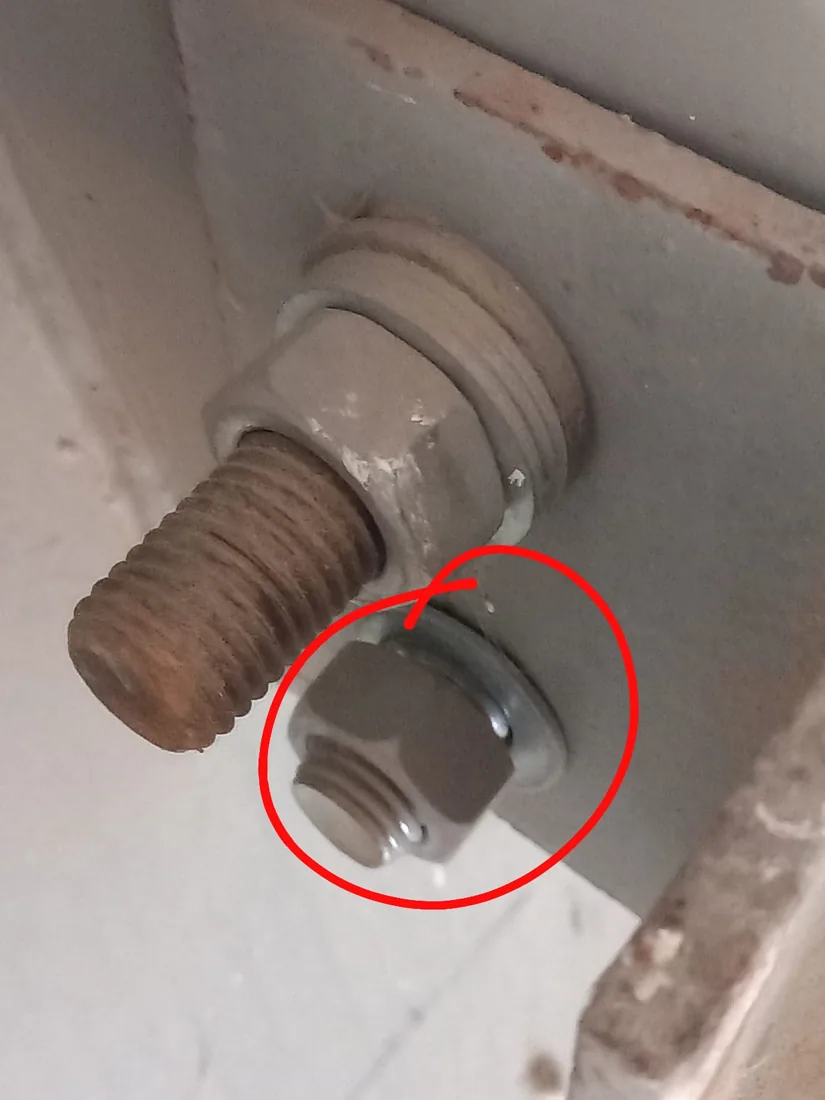 תבריג בורג מאוכל בחלודה